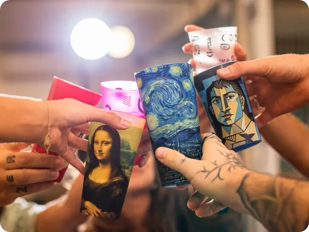 Copos com artes prontas no tema de empresas.